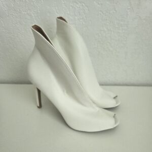 Christian Siriano White Heeled Boots